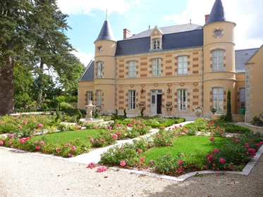 Château XIXo avec piscine sur terrain clos 3615 m2