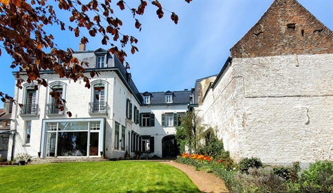 Elegant 19th century Private Hotel near Valenciennes. With a living area of 430 m2 on a plot of 1