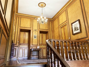 Château XIXo und seine prächtigen Nebengebäude mit hohem Potenzial auf 33,8 Hektar