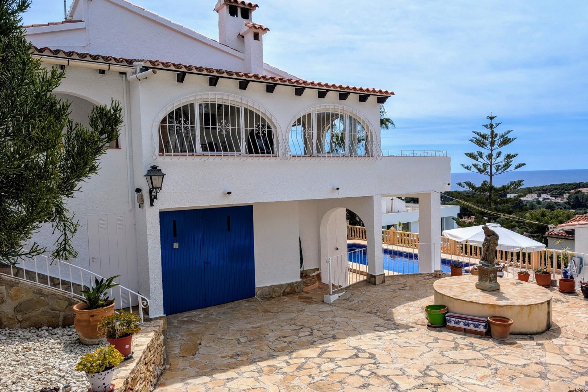 Villa in Moraira, pool, garage and panoramic sea views