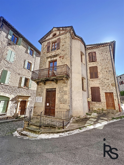 In Largentière: a beautiful investment property in the historic centre of the city