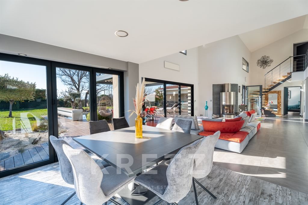 Maison à vendre, 240m², Saint-Bonnet-les-Oules