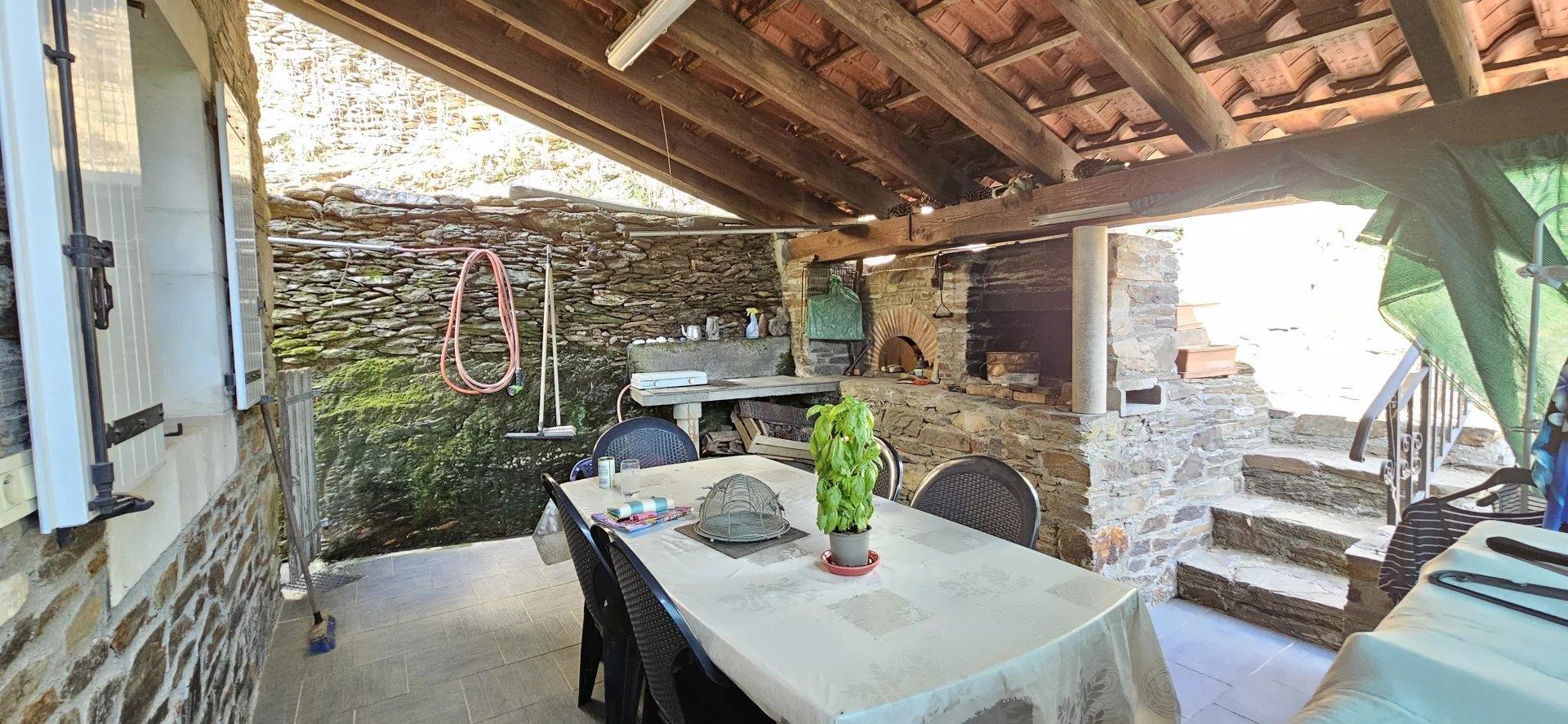 Comfortable house with land and view