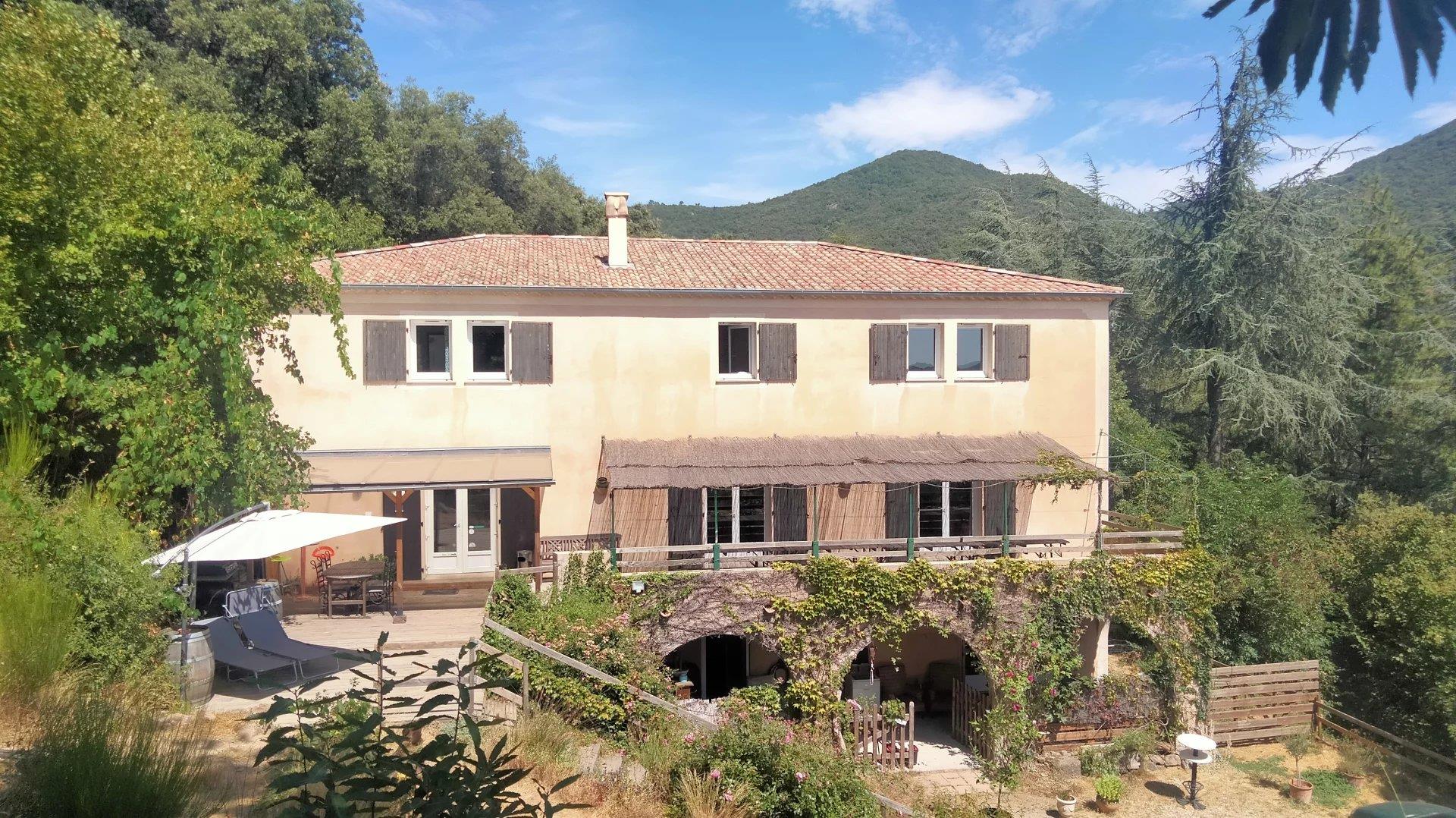 House 9 rooms without work