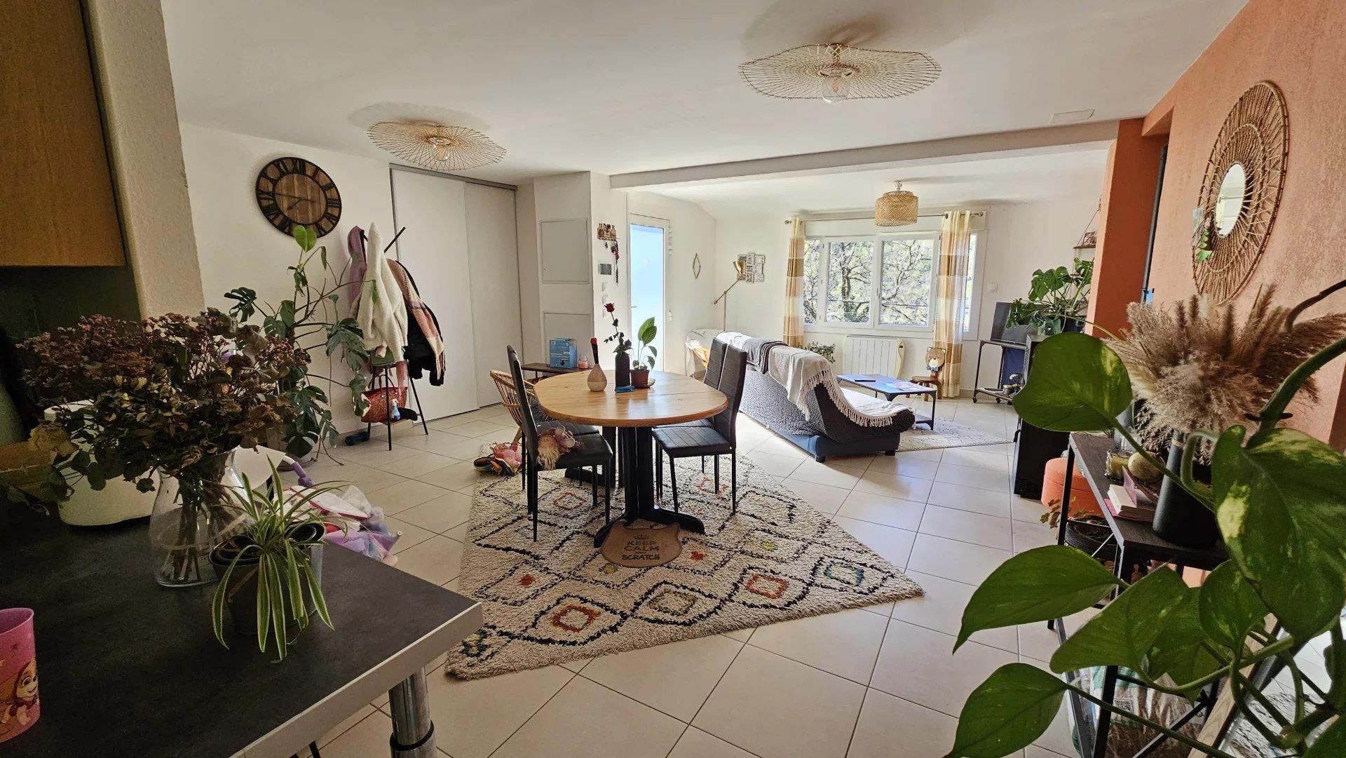 Purchase: Apartment (48220)