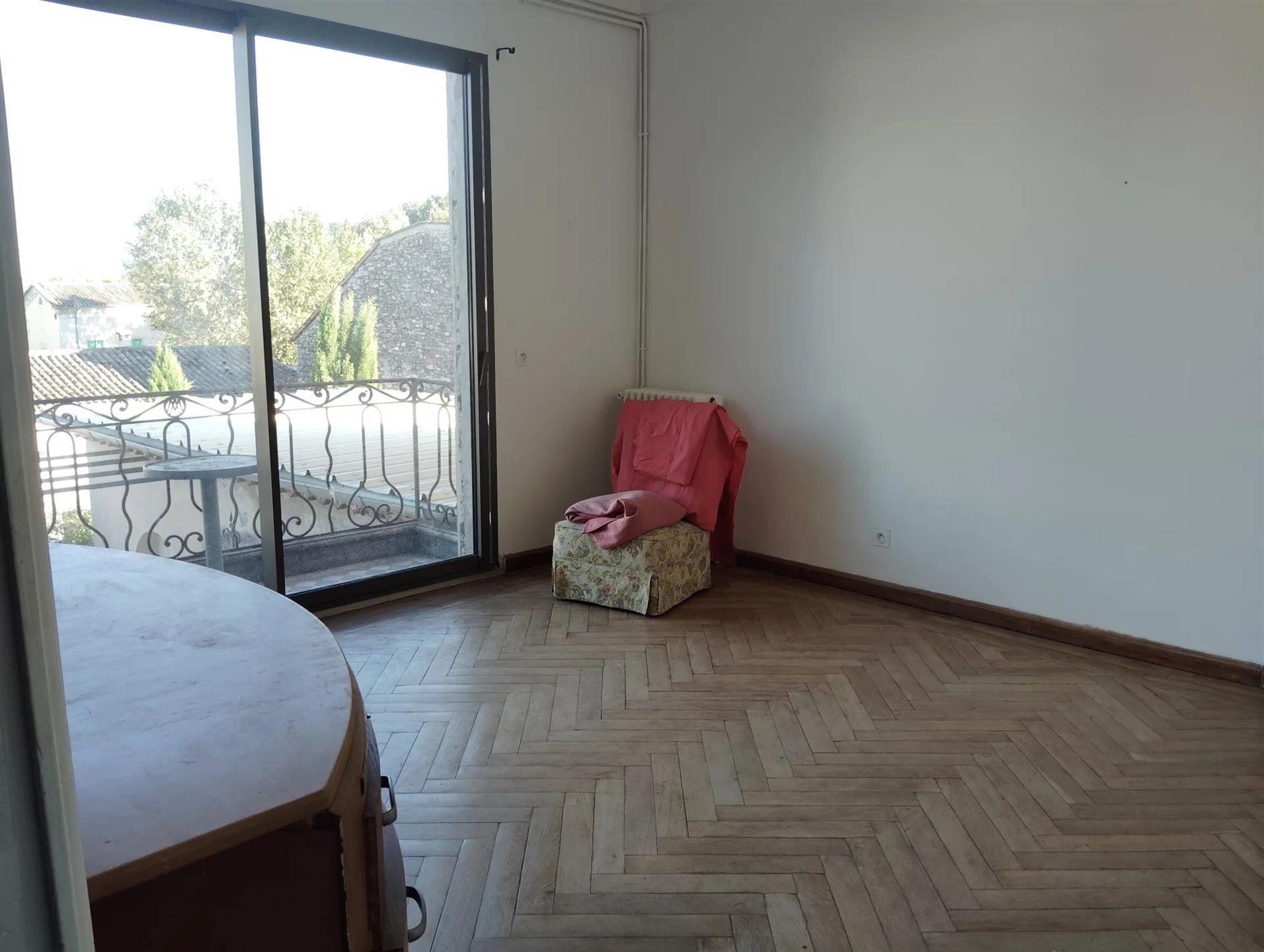 Maison multi espaces avec jardin