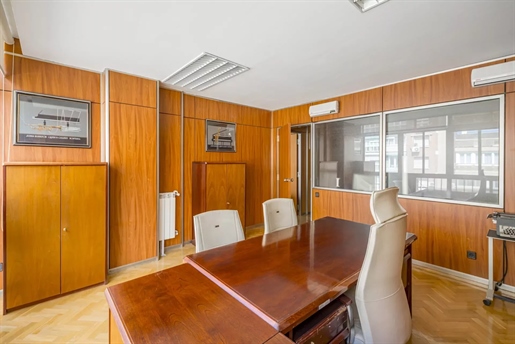 Fantastic Flat To Refurbish In Paseo De La Castellana