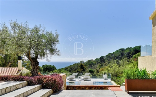 Barnes Exclusive - Villa de diseño en primera linea del mar en Costa Brava