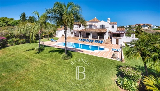 Sumptuous Villa With Panoramic Golf And Mountains Views In Estepona