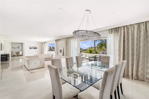 Stunning Newly Renovated Penthouse In Marbella