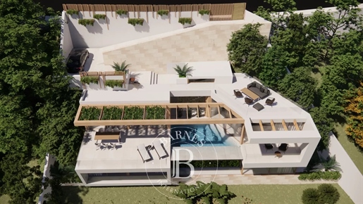 Luxe villa met zwembad en toegang tot het strand