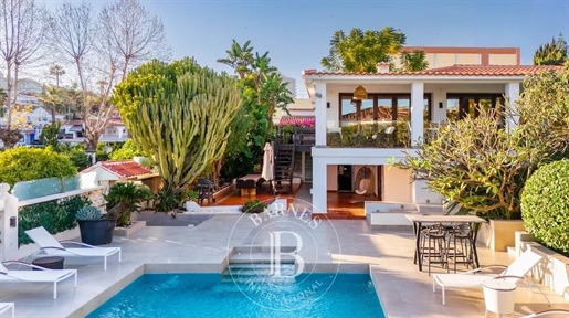 Magnificent Villa Ideally Located In Nueva Andalucía
