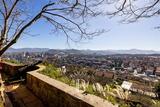 Prachtige villa met uitzicht op de hellingen van de berg Ulia