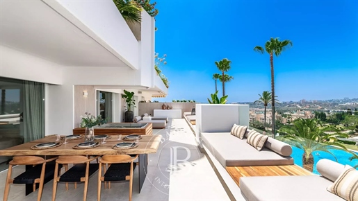 Magnífico Apartamento Moderno Con Vistas Panorámicas En Marbella