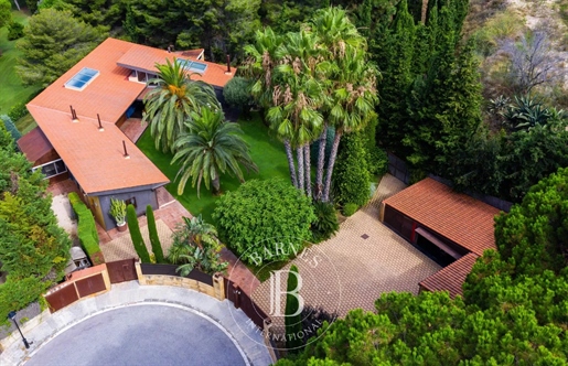 Imposing luxury house of 738 m² for sale in Sant Vicenç de Montalt, Barcelona