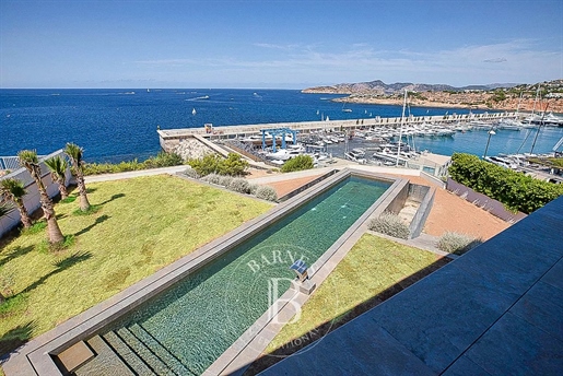 Splendide villa à Port Adriano avec vue mer