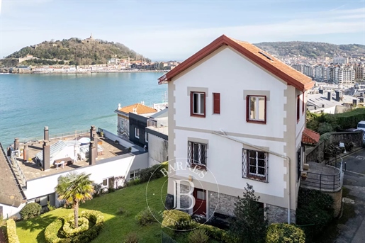 Charmante vrijstaande villa met spectaculair panoramisch uitzicht op La Concha