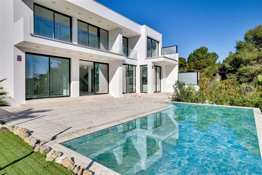 Fantástica villa de nueva construcción en Sant Antoni de Calonge con vistas al mar en la Costa Brava