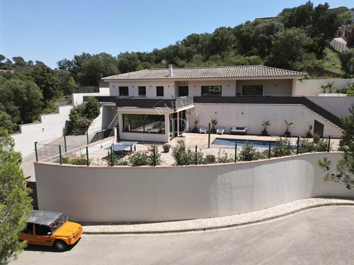 Espectacular villa reformada de estilo mediterráneo en venta en Begur, Costa Brava.