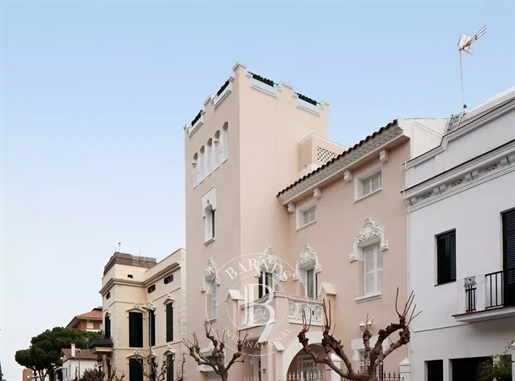 Exceptional, front line, listed manor house for sale in Caldes d'Estrac on the Maresme Coast, just n