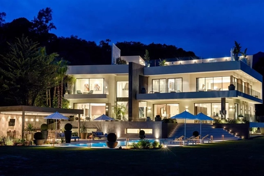 Grande Villa Moderne Vue Mer À Benahavis