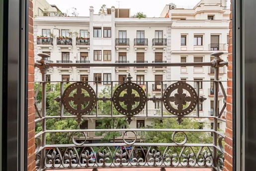 Fabuloso apartamento en calle Alcalá