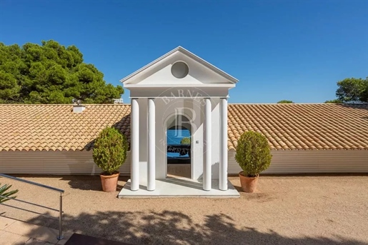 Barnes Exclusive -Luxus-Villa in Begur, Costa Brava, komplett renoviert, mit weitem Meerblick und di