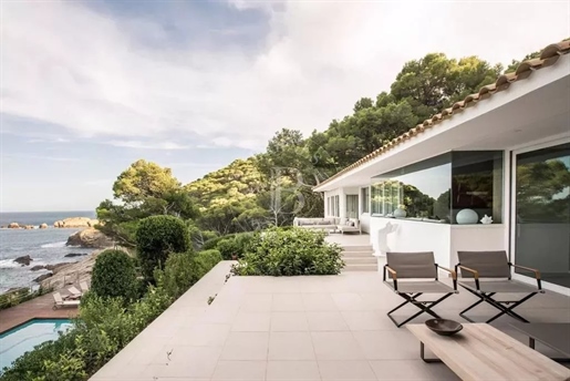 Barnes Exclusive -Villa di lusso a Begur, Costa Brava, completamente ristrutturata, con ampia vista