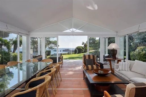 Barnes Exclusive -Luxus-Villa in Begur, Costa Brava, komplett renoviert, mit weitem Meerblick und di