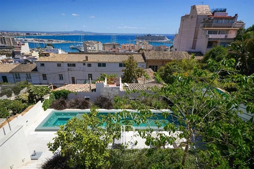 Splendid house with swimming pool and breathtaking views over the bay of Palma