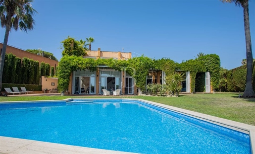 Villa mediterránea en La Gavina, S´agaró, Costa Brava, un oasis familiar de Lujo frente al Mar