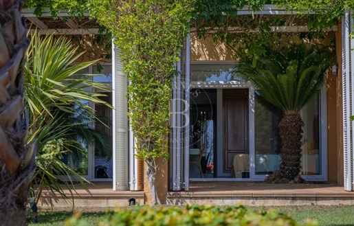 Villa mediterránea en La Gavina, S´agaró, Costa Brava, un oasis familiar de Lujo frente al Mar