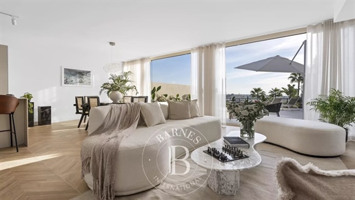Luxueus onlangs gerenoveerd appartement met panoramisch uitzicht in Nueva Andalucia