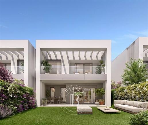 Magnificas Villas A 400 M De La Playa En Un Proyecto En Construcción En Marbella