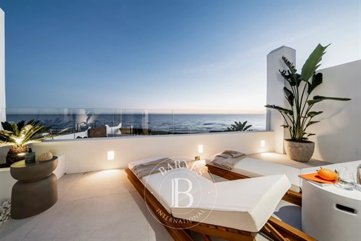 Stunning Newly Renovated Townhouse 500M From The Beaches In Marbella