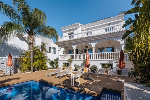 Magnífica Villa Cerca De Todos Los Servicios En Marbella
