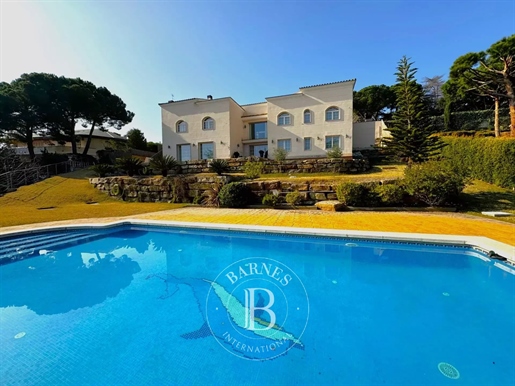 Exquisite 7-Bedroom and 582 square meters Oasis: Luxury Living in Rocaferrera, Sant Andreu de Llavan
