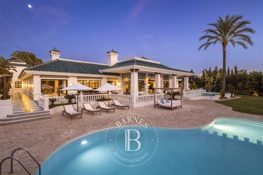 Magnificent Andalusian Villa Close To The Golf Courses In Nueva Andalucía