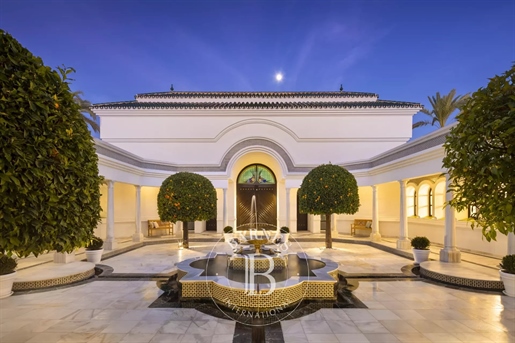 Magnificent Andalusian Villa Close To The Golf Courses In Nueva Andalucía