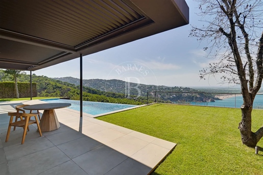 Villa exclusive avec vue panoramique sur la Méditerranée à vendre à Begur, Costa Brava