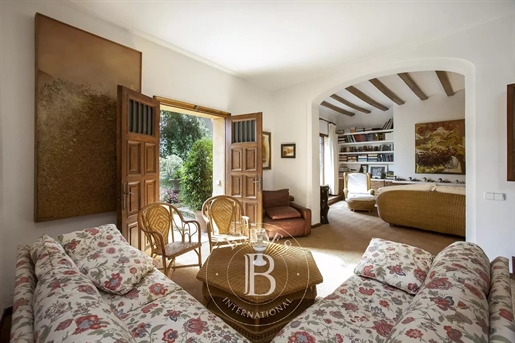 Historic estate in the middle of nature for sale just 35 minutes from Barcelona.