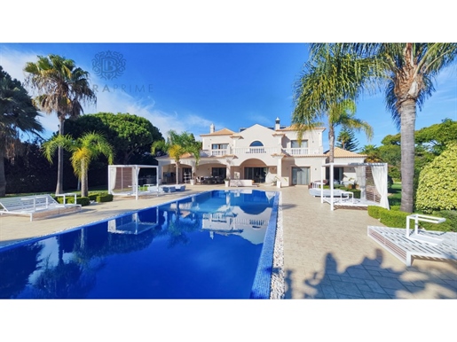 Luxury 6 bedroom villa with pool and tennis court in Fonte Santa