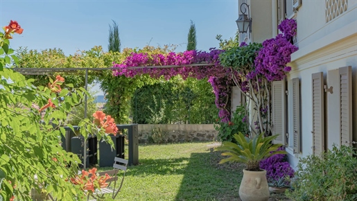 Grasse - Maison De Parfumeur Renovee Avec Vue Mer