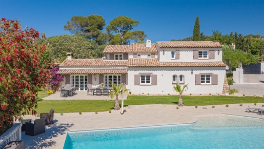 Traumhafte Villa in Mougins mit Pool und großem Garten