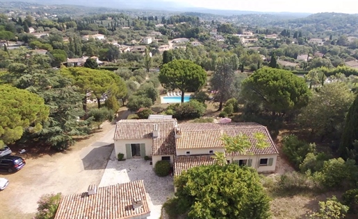 Mouans Sartoux - Charming villa on 1 Ha land
