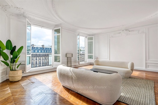 Parijs 17e arrondissement – Een appartement van 300 m² badend in de zon