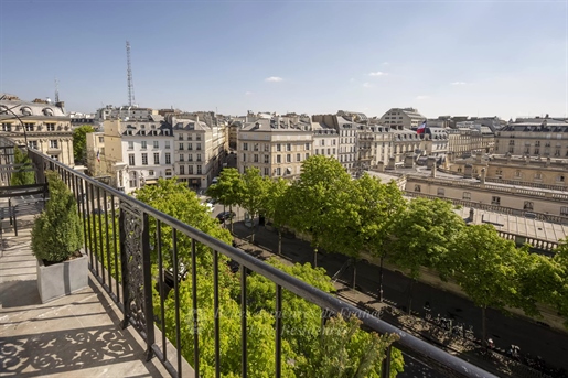 Paris VIIIe Palais de l’Elysée Penthouse with view