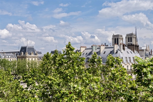 Paris 6th District – A 3-bed apartment enjoying superb views