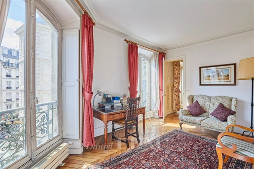 Paris VIe - Saint Placide - Appartement d'angle avec trois chambres