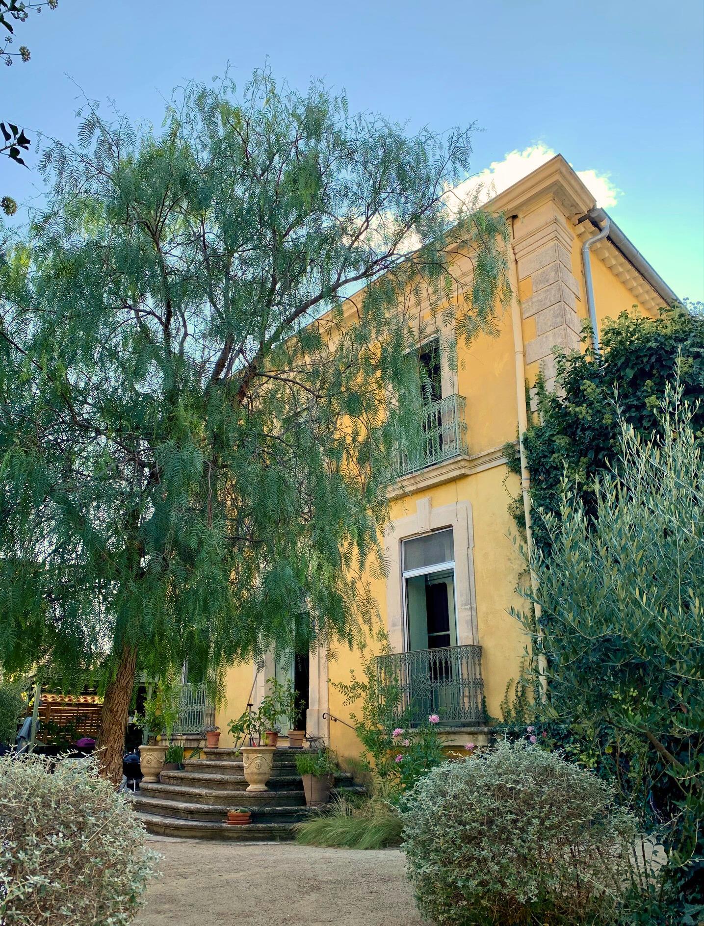 Mansion completely renovated with taste